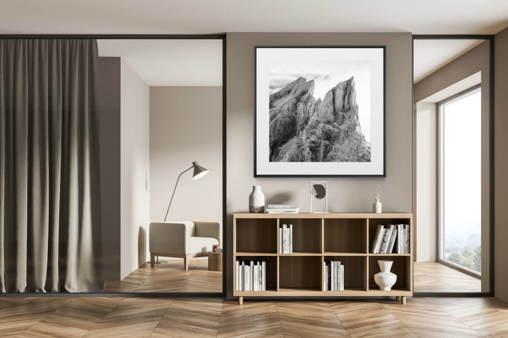 décoration chalet exclusif - tirage photo grand format - Cadre photo montagne noir et blanc - La Dent Jaune et les bernoises