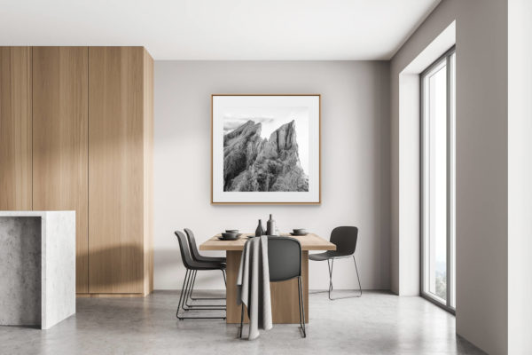 décoration moderne cuisine rénovée chalet suisse - photo de montagne - Cadre photo montagne noir et blanc - La Dent Jaune et les bernoises