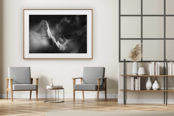 décoration intérieur moderne avec photo de montagne noir et blanc grand format - Mont Blanc Chamonix Photo - Image de neige en montagne - Sommet de montagne noir et blanc dans le brume et une mer de nuage