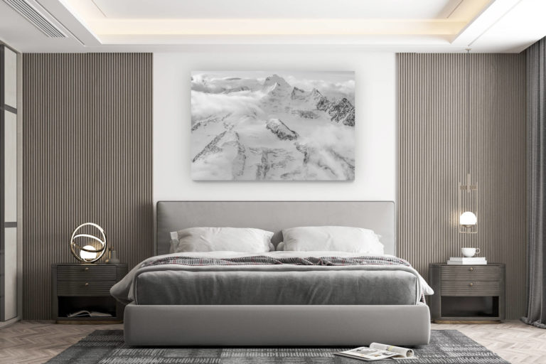 décoration murale chambre design - achat photo de montagne grand format - Massif des Mischabels - Photo noir et blanc des montagnes de Saas Fee et Crans Montana dans la vallée de l'Engadine