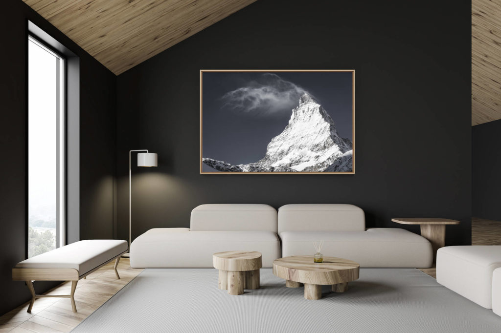 Dekoration Schweizer Chalet - Interieur Schweizer Chalet - Grosses Bergfoto - Matterhorn - Berggipfel Schweiz - The Matterhorn in Wolkenrauch