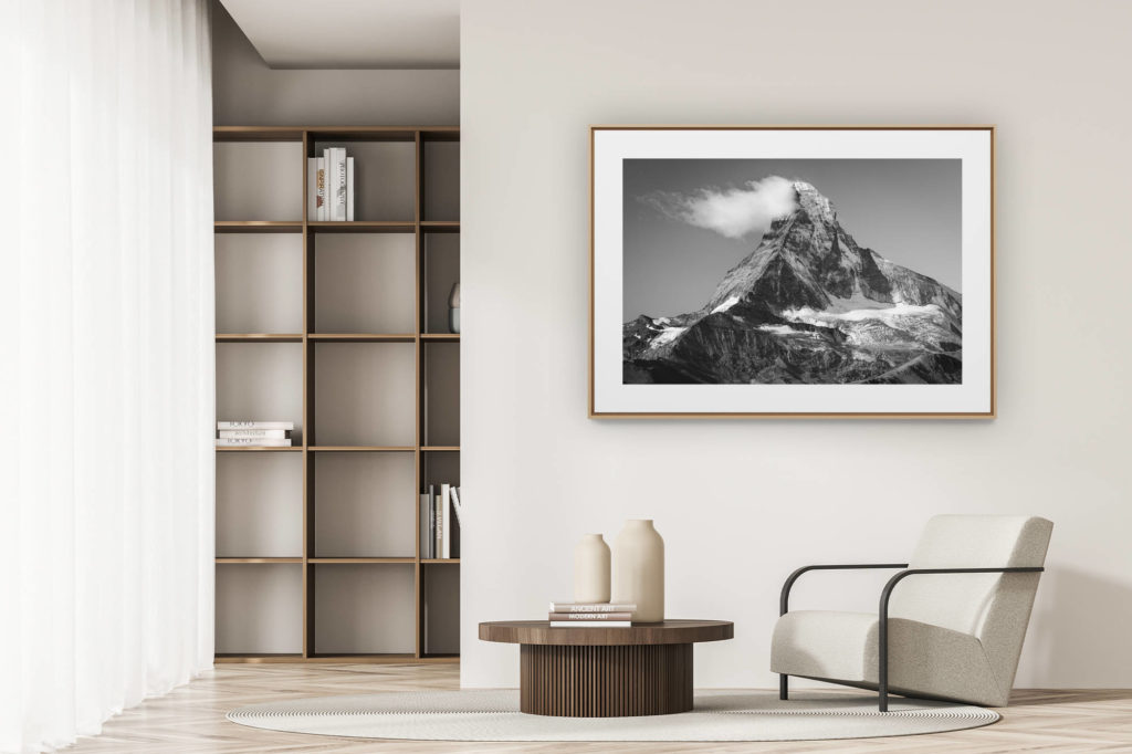 déco tendance salon moderne - photo montagne noir et blanc grand format - Photo encadrée du Matterhorn Mont Cervin - image des montagnes suisses de Zermatt dans les Alpes Valaisannes et le canton du Valais