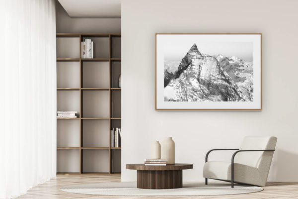 déco tendance salon moderne - photo montagne noir et blanc grand format - Matterhorn Mont Cervin face Ouest - photo Zermatt cervin Suisse en noir et blanc et de la roche de montagne enneigée