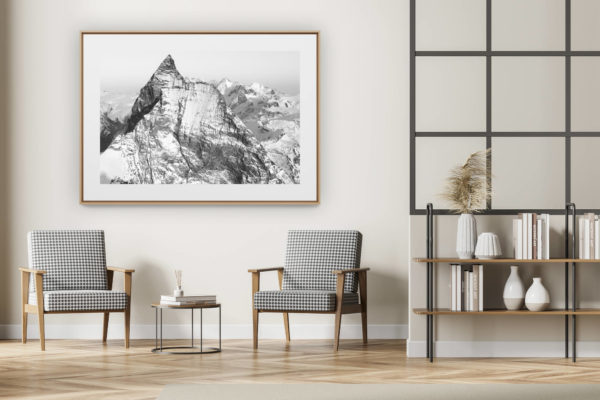 décoration intérieur moderne avec photo de montagne noir et blanc grand format - Matterhorn Mont Cervin face Ouest - photo Zermatt cervin Suisse en noir et blanc et de la roche de montagne enneigée