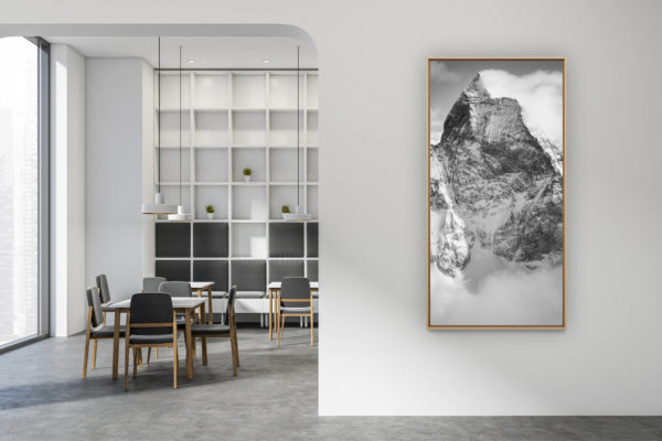 décoration intérieur moderne contemporain - photo de montagne grand format vertical - Matterhorn - Poster panoramique de montagne en noir et blanc - Massif montagneux suisse