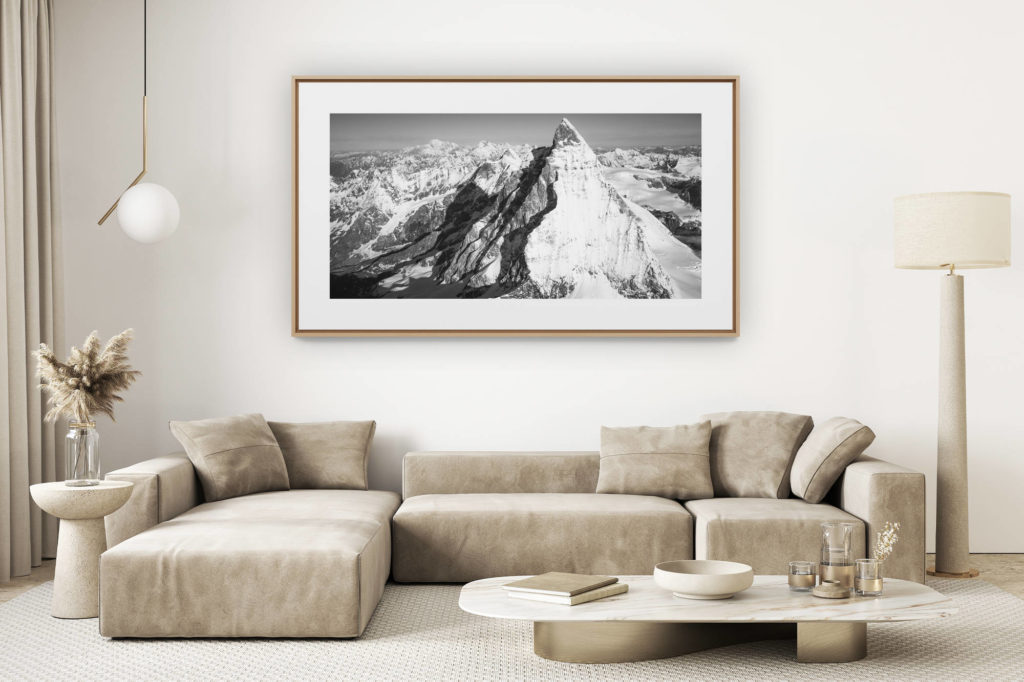 décoration salon clair rénové - photo montagne grand format - Mont Cervin Alpes Suisses - vue panoramique d'un montagne en noir et blanc