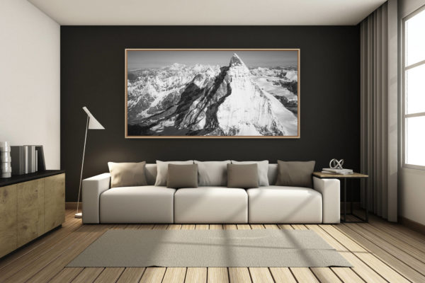 déco salon chalet rénové de montagne - photo montagne grand format -  - Mont Cervin Alpes Suisses - vue panoramique d'un montagne en noir et blanc