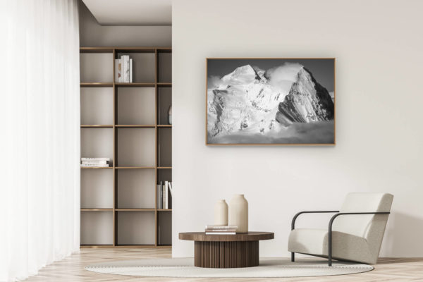 moderne Wohnungsdekoration - art deco design - Monch - Eiger - Jungfrau - Wolkenmeer auf einem Berggipfel in den Schweizer Alpen in schwarz-weiß -. grindelwald