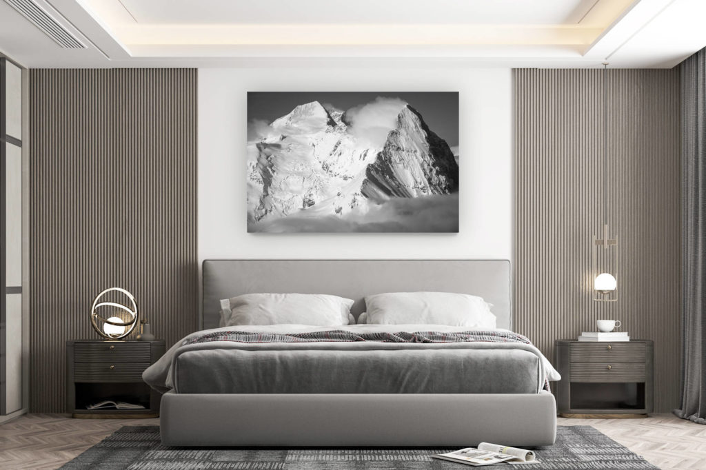 décoration murale chambre design - achat photo de montagne grand format - Monch - Eiger - Jungfrau - Mer de nuage au sommet d'une montagne des Alpes Suisses en noir et blanc  - grindelwald