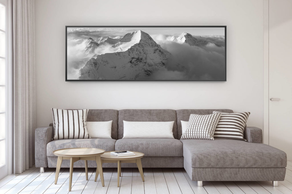 décoration murale design salon moderne - photo montagne grand format - Photo noir et blanc panoramique sur le Monch et la Jungfrau. Photo des sommets de Grindelwald sortant de la mer de nuages après une tempète.