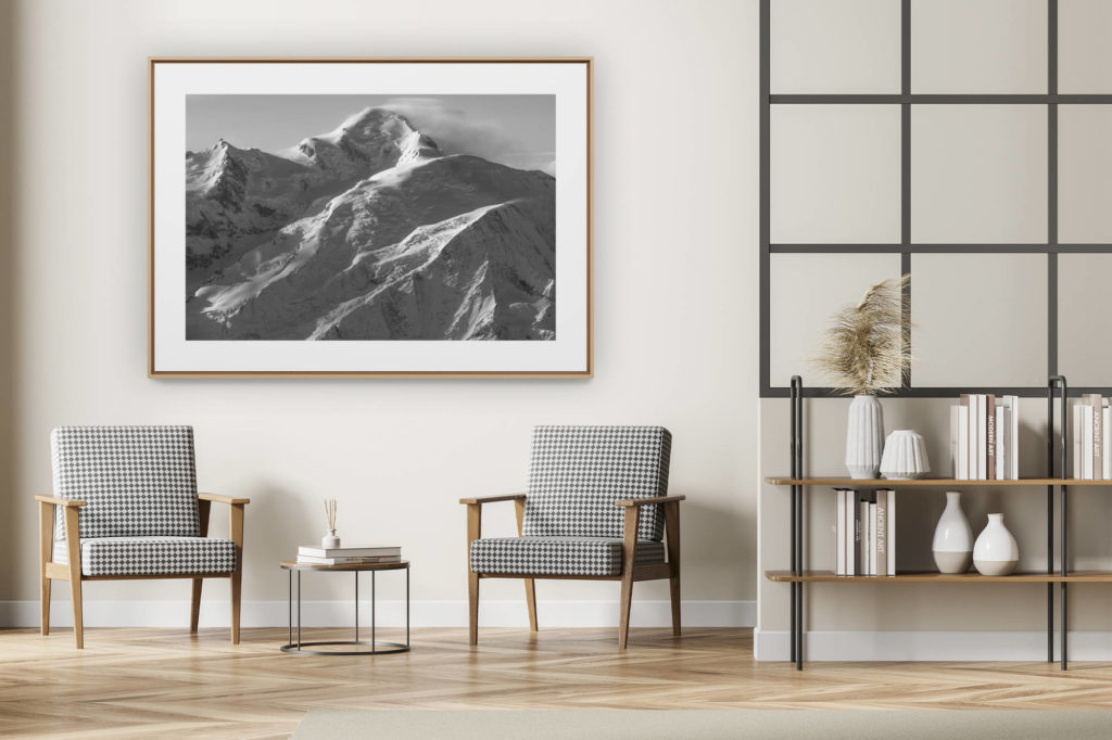 décoration intérieur moderne avec photo de montagne noir et blanc grand format - Sommet Mont Blanc - photo du mont blanc noir et blanc - Voie normale et du refuge des Grands Mullets après une tempête en montagne