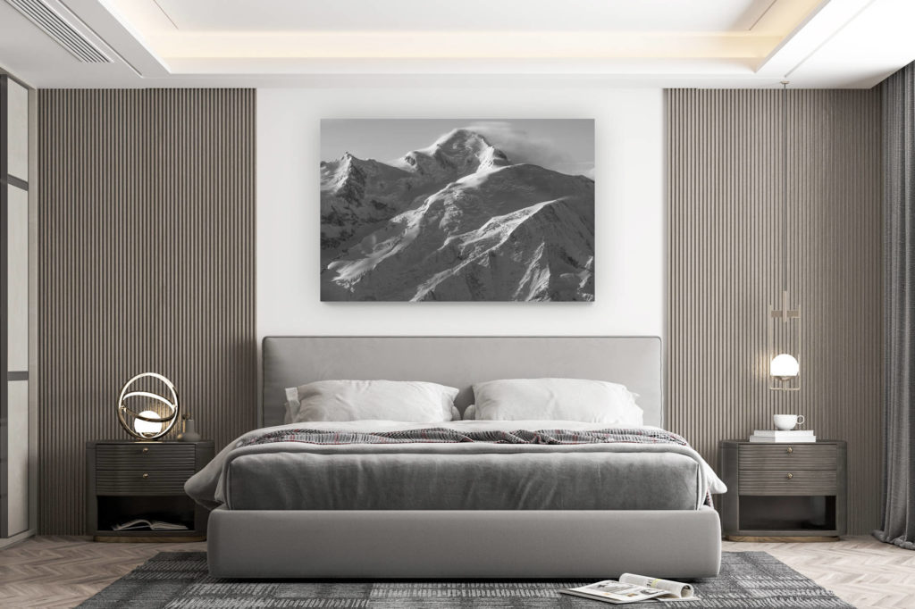 décoration murale chambre design - achat photo de montagne grand format - Sommet Mont Blanc - photo du mont blanc noir et blanc - Voie normale et du refuge des Grands Mullets après une tempête en montagne