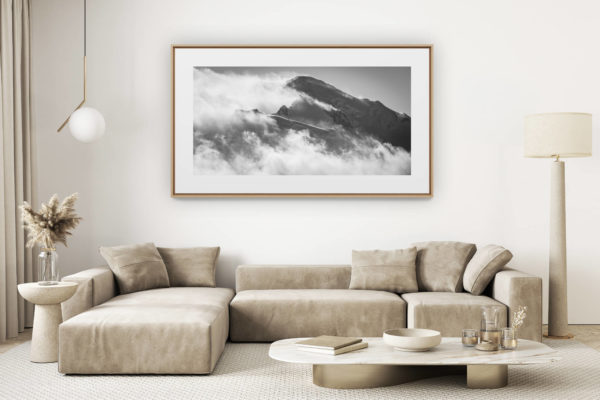 décoration salon clair rénové - photo montagne grand format - Panoramic mont blanc - vol panoramique mont blanc dans une mer de nuage et de brume - Tacul et le Maudit