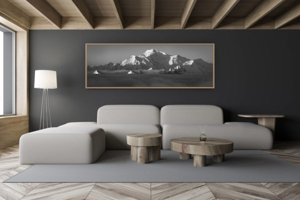 décoration salon chalet moderne - intérieur petit chalet suisse - photo montagne noir et blanc grand format - panoramique massif du Mont-Blanc - photo noir et blanc - montagne au dessus de la mer de nuages