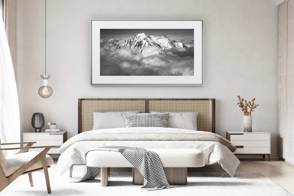 déco chambre chalet suisse rénové - photo panoramique montagne grand format - telepherique aiguille du midi - panoramique mont blanc - météo aiguille du midi nuage - photo artistique chamonix