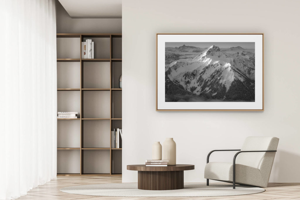 déco tendance salon moderne - photo montagne noir et blanc grand format - Photographie du Mont de Grange. Lever de soleil sur le Mont de Grange en hiver. Photo Châtel en hiver.