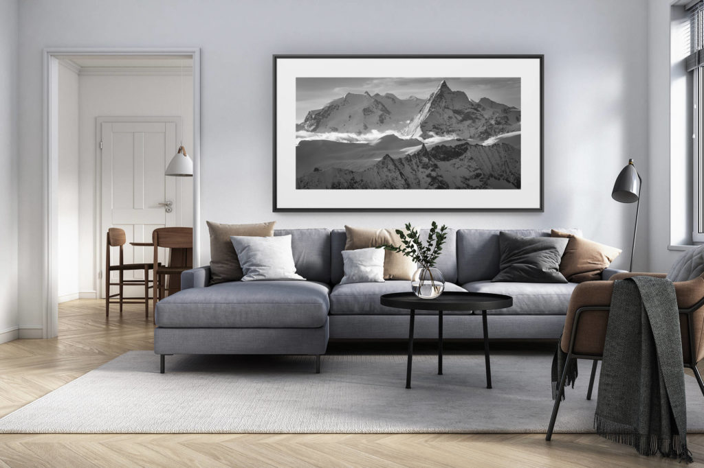 Innendekoration Wohnzimmer renoviert Schweiz - Panorama-Foto Alpen im Grossformat - Schwarz-Weiss-Panorama von Monte Rosa und den Schweizer Bergen und Gipfeln der Walliser Alpen - Tsa - The Matterhorn