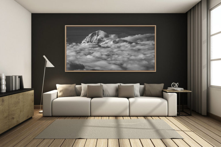 déco salon chalet rénové de montagne - photo montagne grand format -  - Monte Leone - photo de montagne a imprimer en noir et blanc - mer de nuage sur les sommets de Monte Leone dans les Alpes Valaisannes en Suisse