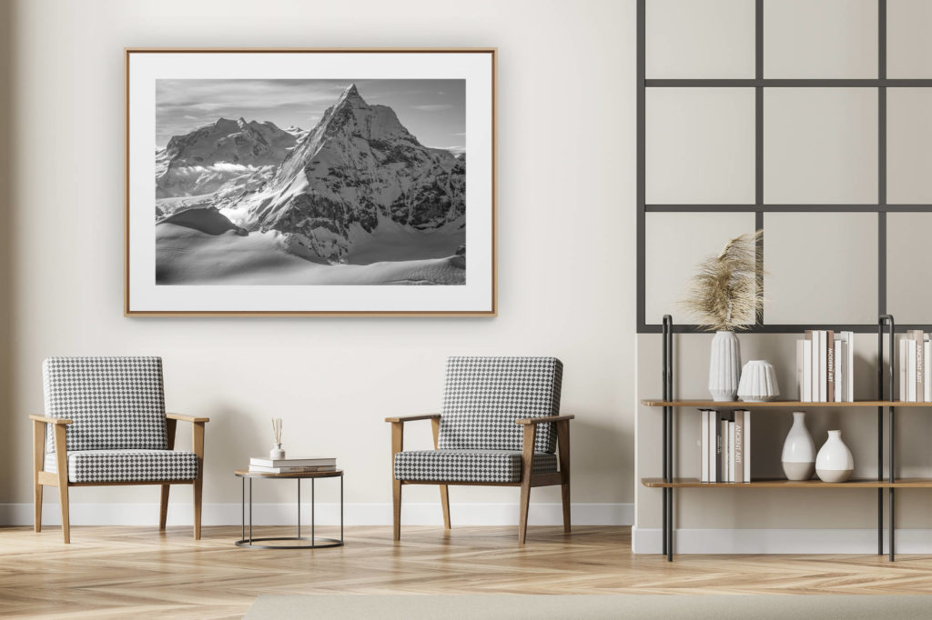 décoration intérieur moderne avec photo de montagne noir et blanc grand format - Monte Rosa - Matterhorn - Massif du Mont Rose et photo noir et blanc du Mont Cervin sous les rayons de soleil - Pointe Dufour sommet de Suisse.