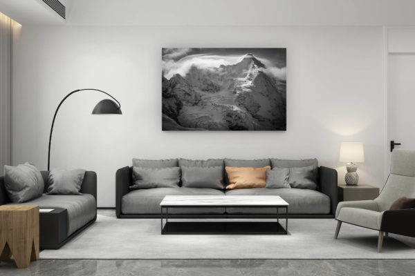 décoration salon contemporain suisse - cadeau amoureux de montagne suisse - photo obergabelhorn face nord - Massif montagneux des glaciers des Alpes dans une brume nuageuse en noir et blanc