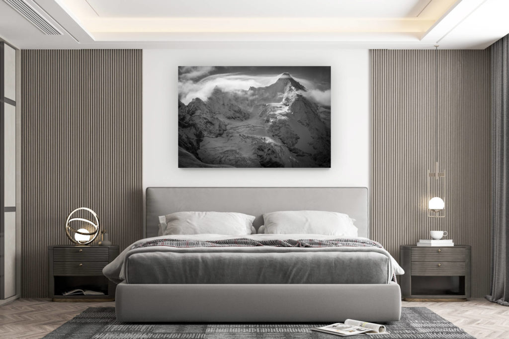 Wanddekoration Zimmer Design - Kauf eines großformatigen Bergfotos - Foto obergabelhorn Nordseite - Bergmassiv der Alpengletscher in einem Wolkennebel in Schwarz-Weiß