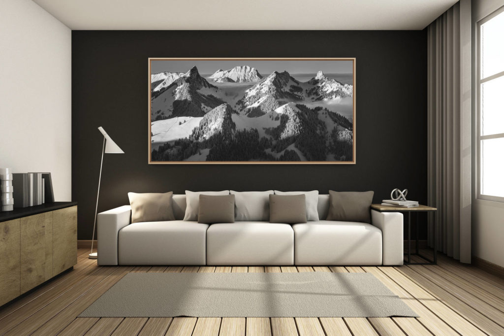 déco salon chalet rénové de montagne - photo montagne grand format -  - Panaorama noir et blanc des alpes fribourgeoises - Sommets Fribourgeois Dent du Broc Dent du Chamois Dent du Bourgo et le Moleson