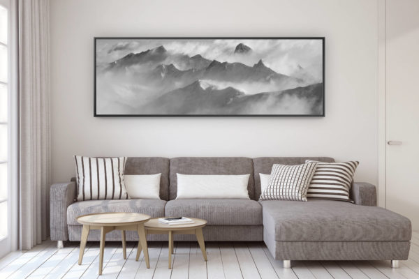 décoration murale design salon moderne - photo montagne grand format - Panorama des sommets de montagne des Alpes Valaisannes en noir et blanc dans une mer de nuages - Crans Montana - Arolla- Dent Blanche - Val d'Hérens