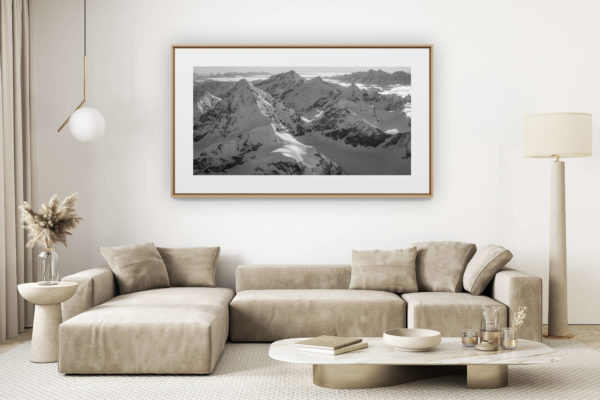 décoration salon clair rénové - photo montagne grand format - Poster panoramique noir et blanc des montagnes des Alpes du Valais - val d'Hérens, Val d'Anniviers, Zermatt et Saas-Fee