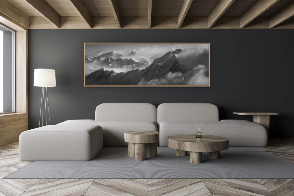 décoration salon chalet moderne - intérieur petit chalet suisse - photo montagne noir et blanc grand format - Panorama montagne Grand Combin - tableau photo noir et blanc montagne des Alpes Valaisannes