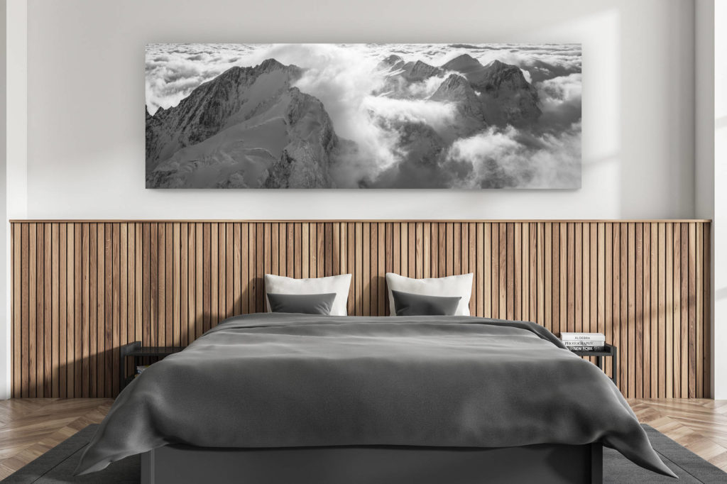 décoration murale chambre adulte moderne - intérieur chalet suisse - photo montagnes grand format alpes suisses - Panorama montagne noir et blanc du Massif Bernina - Mer de nuage dans massifs montagneux des Alpes suisses de l'Engadin