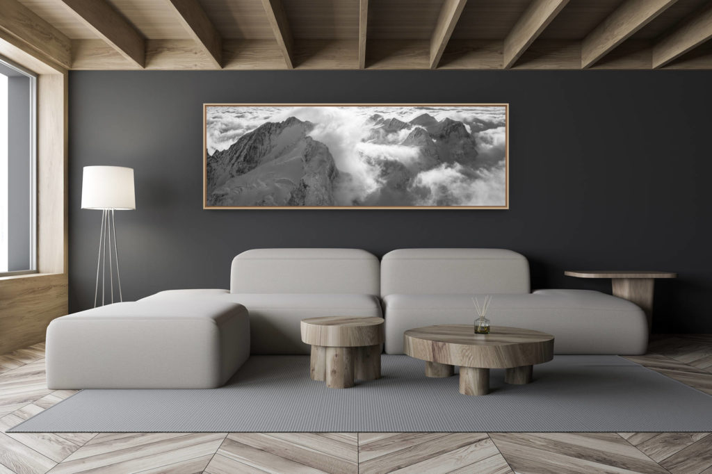 décoration salon chalet moderne - intérieur petit chalet suisse - photo montagne noir et blanc grand format - Panorama montagne noir et blanc du Massif Bernina - Mer de nuage dans massifs montagneux des Alpes suisses de l'Engadin