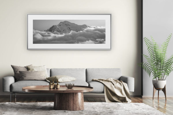 tableau montagne grand format - décoration murale salon moderne - Vue panoramique montagne noir et blanc mont blanc - Montagnes dans les nuages