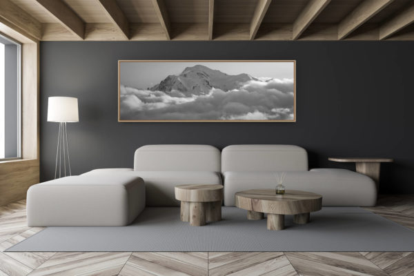 décoration salon chalet moderne - intérieur petit chalet suisse - photo montagne noir et blanc grand format - Vue panoramique montagne noir et blanc mont blanc - Montagnes dans les nuages