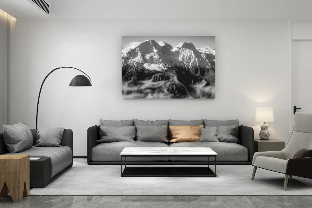 zeitgenössische schweizer Wohnzimmerdekoration - Geschenk für Schweizer Bergliebhaber - Pigne - Cheillon - Mont Blanc - Foto von schneebedeckten Berggipfeln in schwarz-weiß unter der Sonne in den Walliser Alpen von SUisse