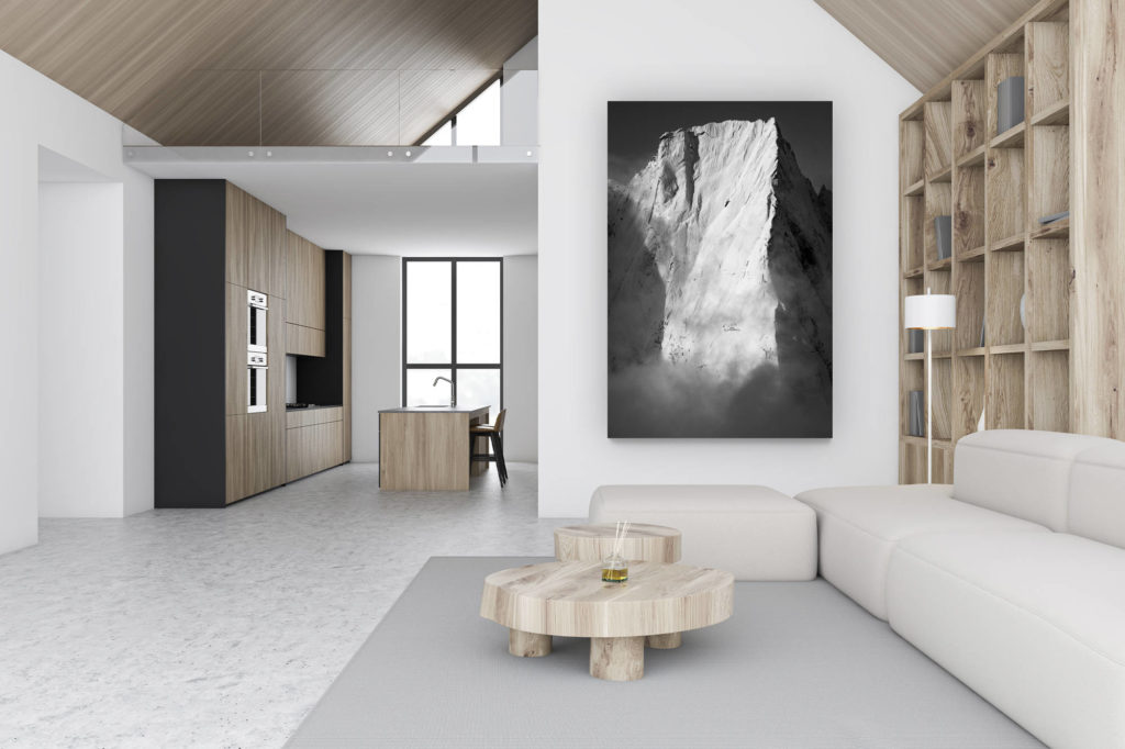 décoration chalet luxueux suisse - photo montagne grand format verticale - décoration murale design - Engadine photos - image noir et blanc Cassin Piz Badile - Alpes Suisses