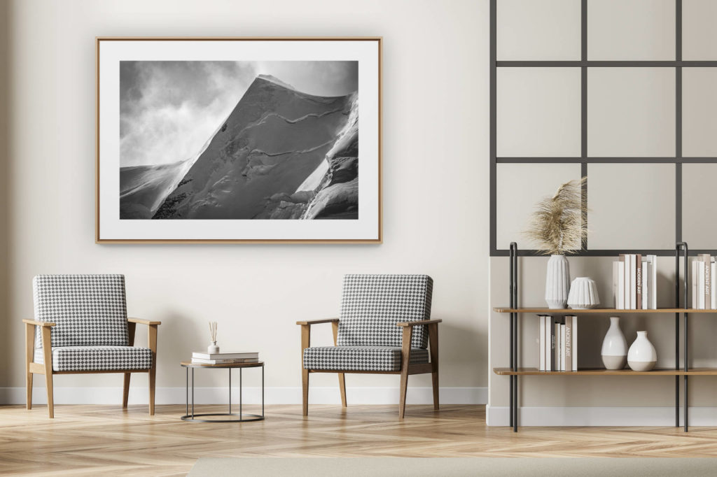 décoration intérieur moderne avec photo de montagne noir et blanc grand format - photo Engadine Davos - Alpes Suisses