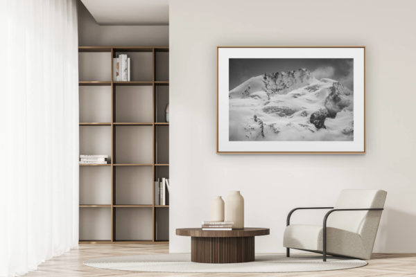 déco tendance salon moderne - photo montagne noir et blanc grand format - Zermatt Rimpfischhorn - photo noir et blanc des montagnes enneigées des alpes bernoises dans la Vallée de L'engadine