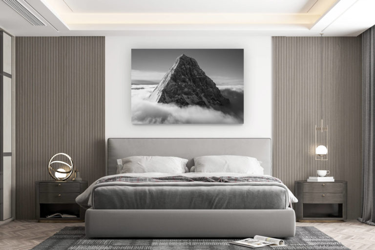 décoration murale chambre design - achat photo de montagne grand format - Photographie du Schreckhorn - Vue sur un des géants de Grindelwald, le Schreckhorn - Portrait du sommet sortant de la mer de nuages.