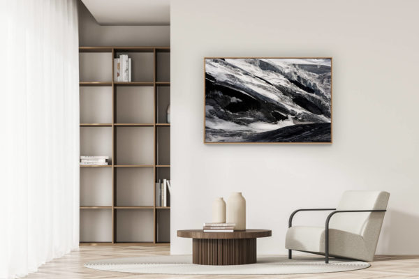 décoration appartement moderne - art déco design - Image d'un paysage de montagnes rocheuses et d'un glacier des Alpes Valaisannes en noir et blanc  - Séracs du Grand Combin sous la neige en suisse
