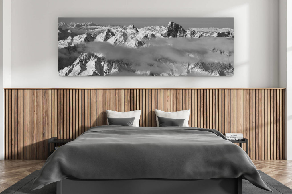 décoration murale chambre adulte moderne - intérieur chalet suisse - photo montagnes grand format alpes suisses - Photographie noir et blanc du Titlis - Vue panoramique sur le sommet du Titlis sortant de la brume