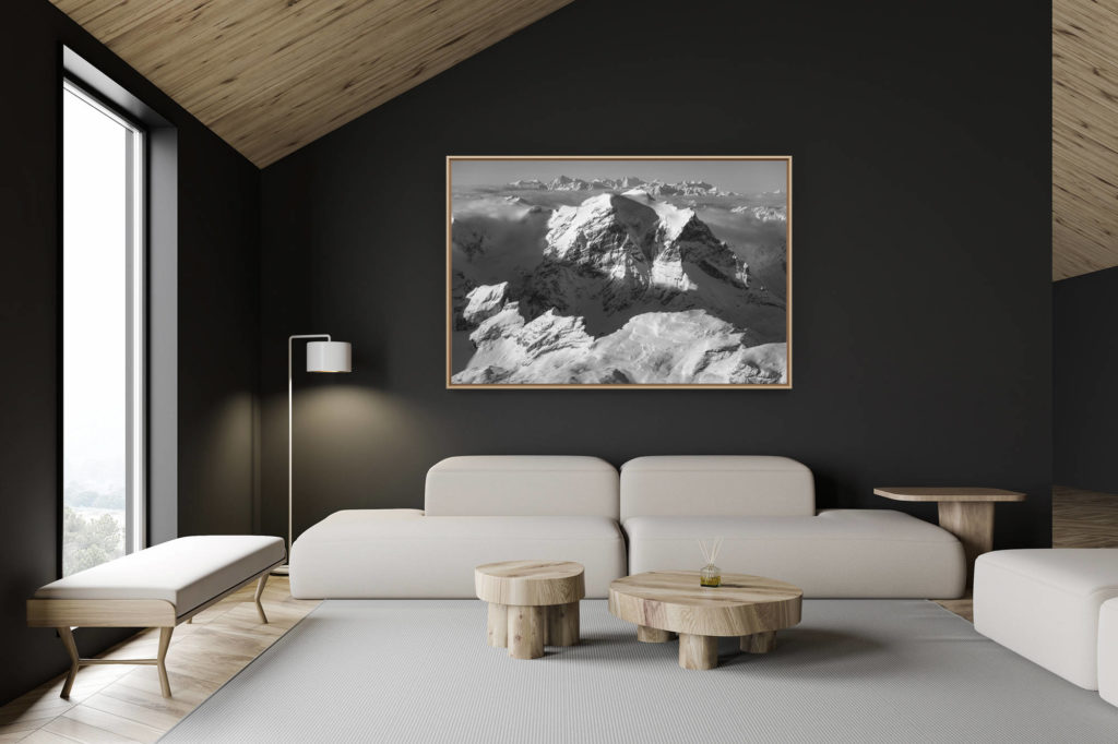 décoration chalet suisse - intérieur chalet suisse - photo montagne grand format - Photo noir et blanc du sommet du Toedi - Photo alignement du sommet du Toedi avec les sommets légendaires des alpes bernoises