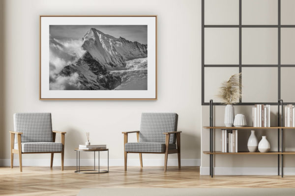 décoration intérieur moderne avec photo de montagne noir et blanc grand format - Image montagne Weisshorn vu de Zermatt - Crans Montana