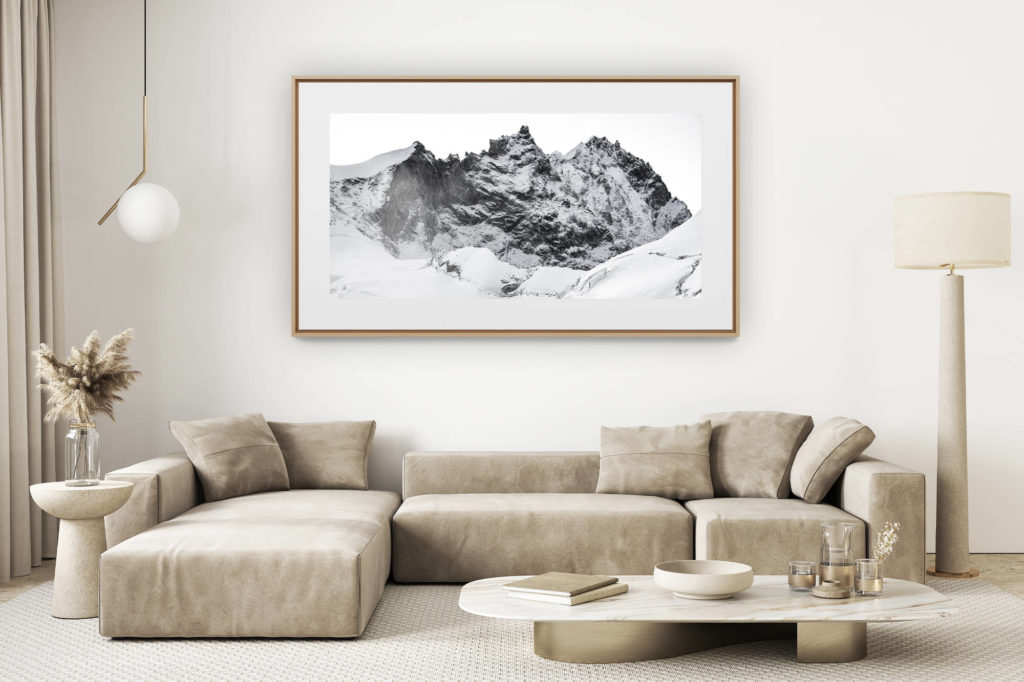 Dekoration renoviertes helles Wohnzimmer - Foto Berg im Großformat - Foto weisshorn Berg Schnee