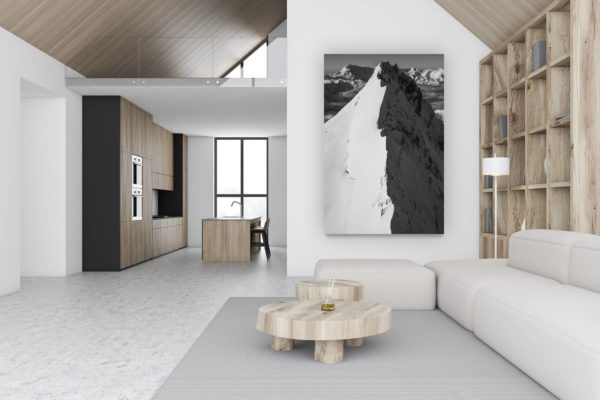 décoration chalet luxueux suisse - photo montagne grand format verticale - décoration murale design - Photo noir et blanc de l'arete nord weisshorn