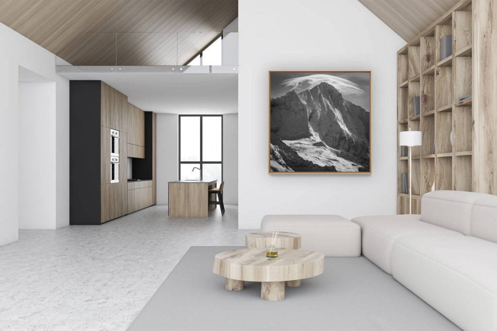 Wanddekoration renoviertes Luxus-Chalet - Bergfoto schwarz-weiß - Weisshorn schwarz-weiß - Foto Crans Montana und Val d&#039;Anniviers unter einer Lentikularwolke