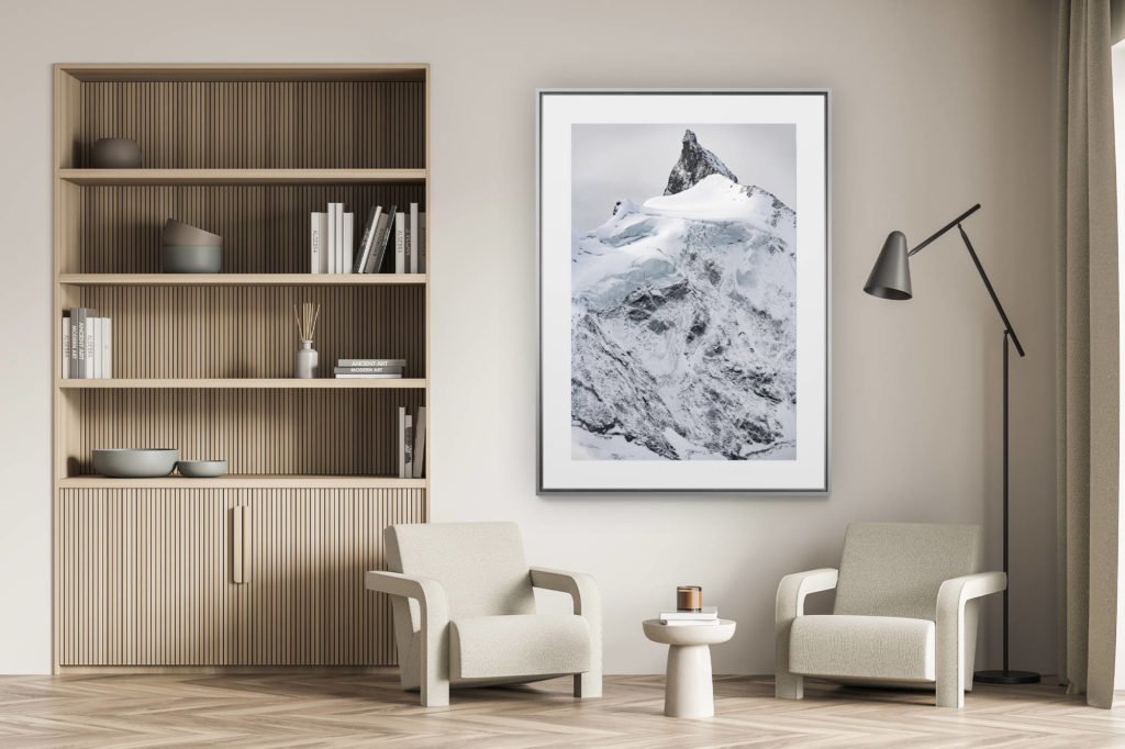 décoration murale salon - photo montagne alpes suisses noir et blanc - Zinalrothorn - photo montagne sous la neige et d'un glacier de montagne à Crans Montana dans le Val d'Anniviers