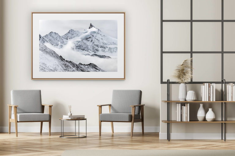 décoration intérieur moderne avec photo de montagne noir et blanc grand format - Premiere neige sur le Zinalrothorn - tableau photo paysage montagne prise par un photographe hautes alpes