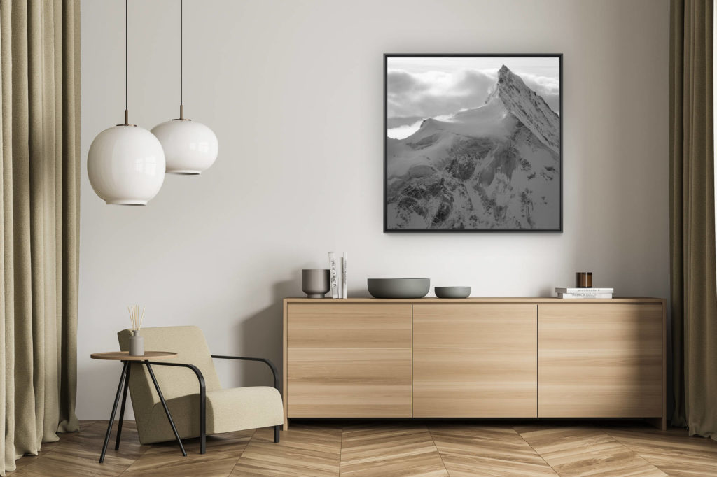 décoration murale salon - tableau photo montagne alpes suisses noir et blanc - Photo noir et blanc de montagne enneigée et du Zinalrothorn depuis le Val d'Anniviers après une tempête de neige
