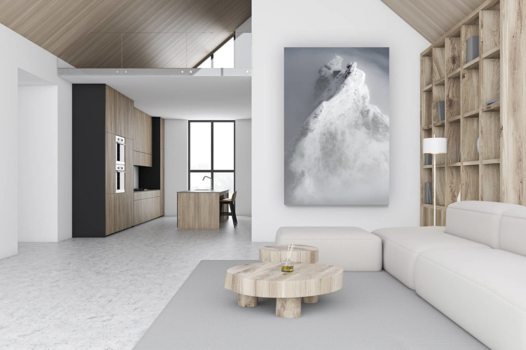 décoration chalet luxueux suisse - photo montagne grand format verticale - décoration murale design - Zinalrothorn - Sommet des Alpes engadine dans la Vallée de Zermatt en noir et blanc