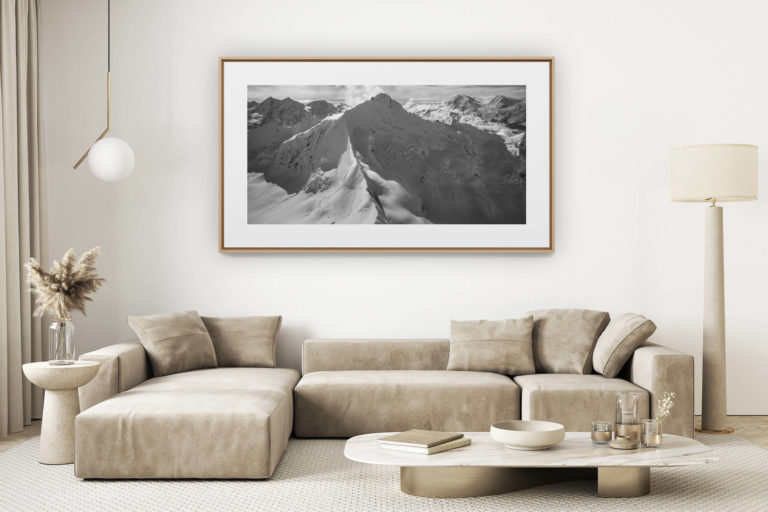 décoration salon clair rénové - photo montagne grand format - Zinalrothorn - Vue aérienne noir et blanc au sommet de la montagne de Crans Montana